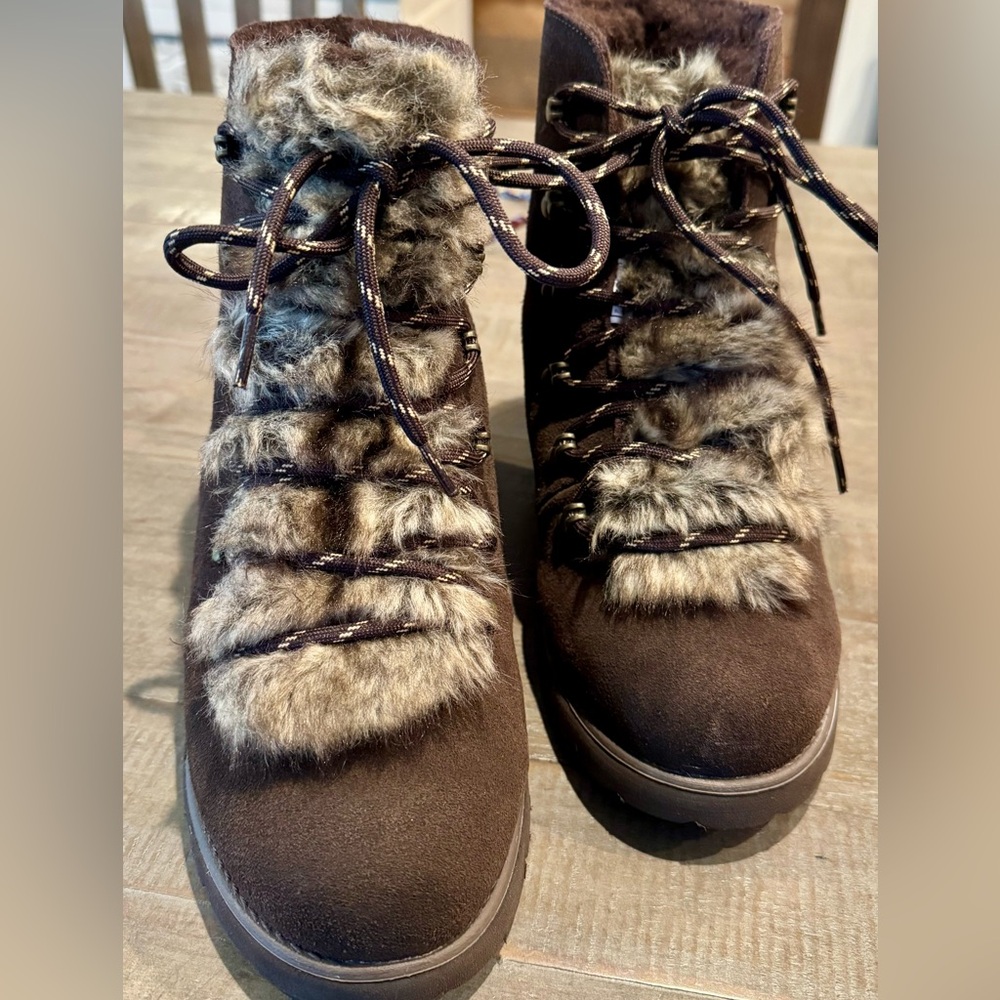 Bear paw super warm boots. Size 9